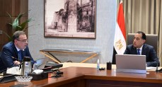 رئيس الوزراء يتابع مع رئيس الجهاز المركزي للتنظيم والإدارة ملفات العمل