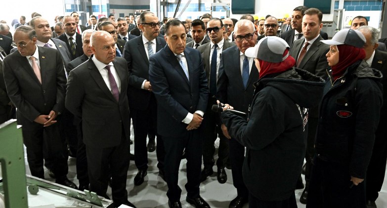 إنهاء وتسليم 10 قطارات مترو أنفاق مكيفة 80 عربة للخط الثالث بالقاهرة