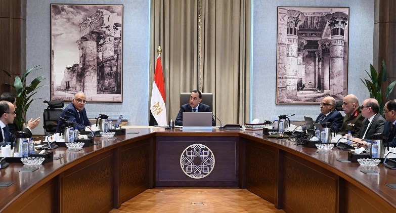 رئيس الوزراء يتابع أعمال اللجنة المشكلة لتصويب تواجدات طرح النهر