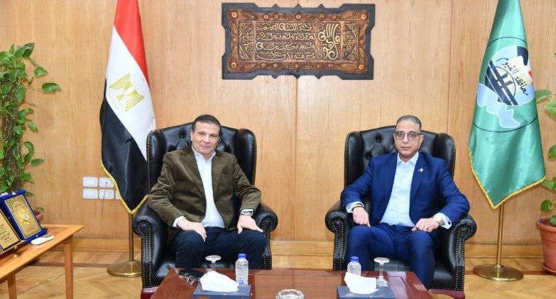 وزير الزراعة يتفقد المشروعات الإنتاجية بالقطاع الزراعي في الفيوم