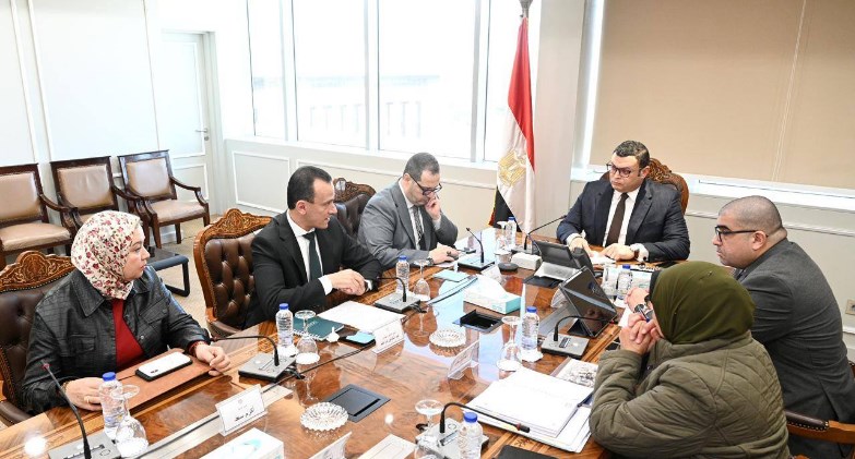  وزير الإسكان يتابع سير العمل بمشروع تطوير منطقة مثلث ماسبيرو