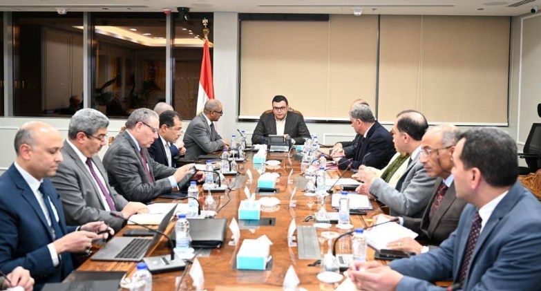 وزير الإسكان يتابع مشروعات حياة كريمة لتطوير قرى الريف المصري