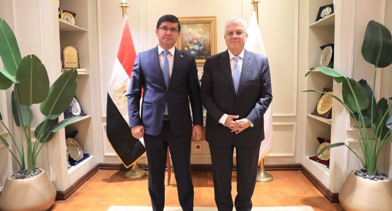 وزير التعليم العالي يستقبل سفير طاجكستان بالقاهرة لبحث آفاق التعاون في مجالات التعليم العالي والبحث العلمي