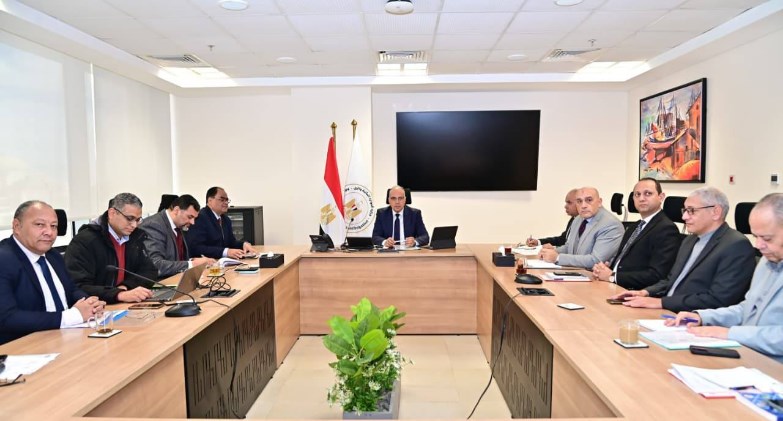 سويلم يتابع أعمال إزالة التعديات على مجرى نهر النيل وأراضي طرح النهر