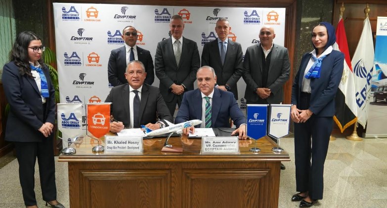 مصر للطيران توقع بروتوكول تعاون مع مجموعة أبو غالي موتورز لتعزيز تجربة سفر عملاء درجة رجال الأعمال