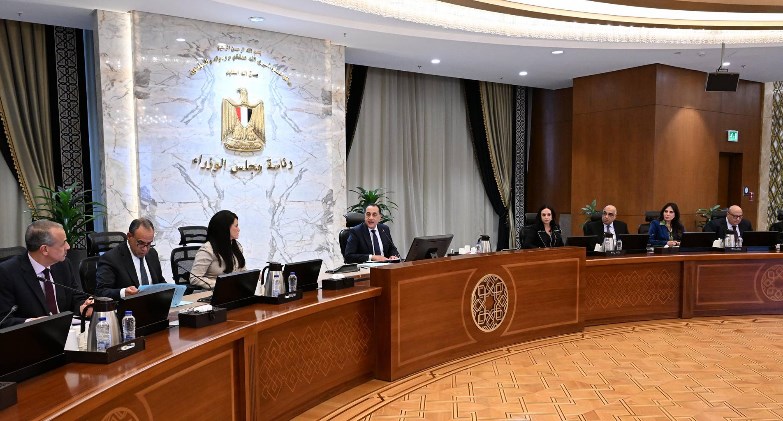 رئيس الوزراء يتابع حصر التكلفة الاقتصادية لأعداد اللاجئين والمهاجرين