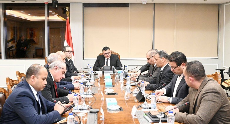 وزير الإسكان يتابع موقف مشروعات مدينة العلمين الجديدة 