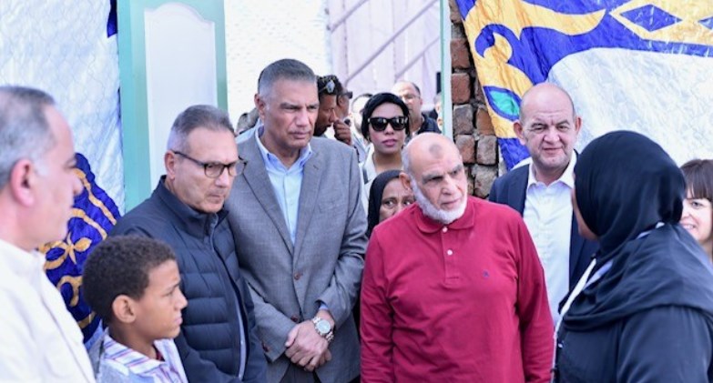 البنك الأهلي المصري يُسلم وحدات سكنية ومشروعات صغيرة للمستفيدين بمحافظة أسوان