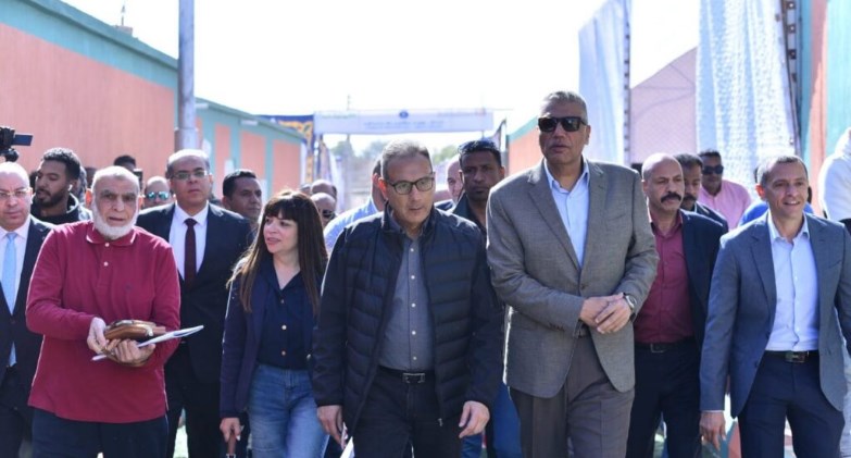 البنك الأهلي المصري يُسلم وحدات سكنية ومشروعات صغيرة للمستفيدين بمحافظة أسوان