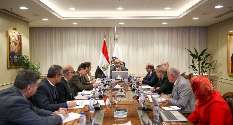 شيمي: 737 مشروعًا لشركات قطاع الأعمال في 13 محافظة ضمن حياة كريمة