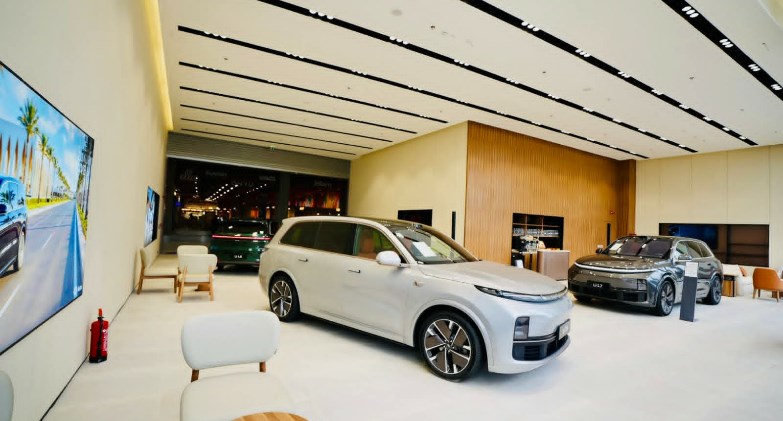 Li Auto تفتتح صالتي عرض جديدتين في ديستركت فايف ومول العرب