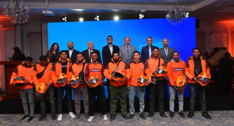 وزارة العمل وطلبات مصر تدشنان مراسم توزيع معدات الحماية لسائقي التوصيل