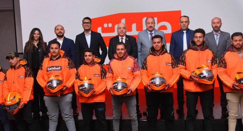 وزارة العمل وطلبات مصر تدشنان مراسم توزيع معدات الحماية لسائقي التوصيل