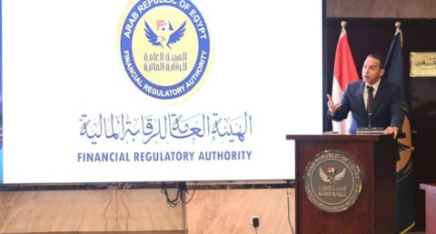  الدكتور إسلام عزام