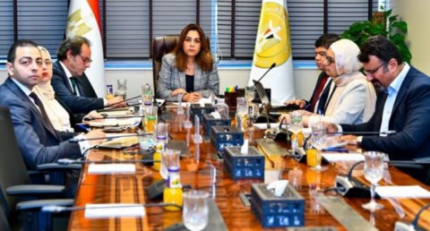 وزيرة التنمية المحلية والبيئة
