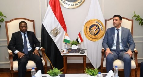 وزير الصناعة يبحث مع سفير كوت ديفوار لدى مصر سبل تعزيز التعاون الصناعي