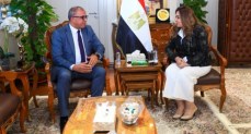 الدكتورة منال عوض وزيرة التنمية المحلية والبيئة ، والدكتور أشرف العربى 