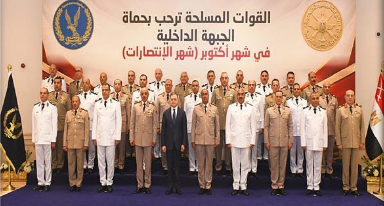 وزير الدفاع والإنتاج الحربى