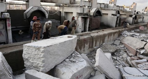 وزير الصناعة مع محافظ القاهرة ورئيس اتحاد الصناعات 