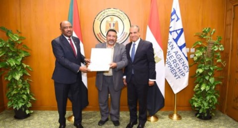 تكريم الفريق الطبي المصري 