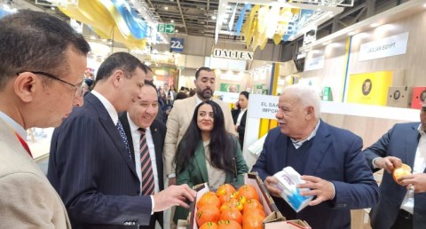 بمشاركة 99 شركة.. وزير الزراعة يفتتح الجناح المصري بمعرض فروت لوجستيكا ببرلين