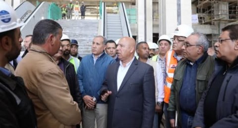 كامل الوزير  يتفقد مواقع العمل بالخط الأول من شبكة القطار الكهربائي 