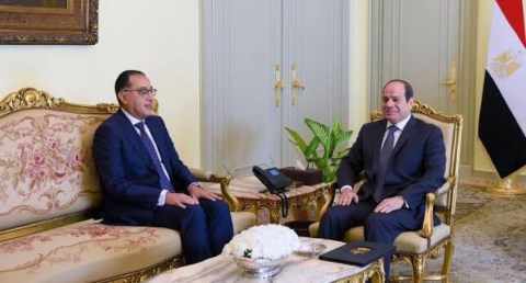 صورة أرشيفية للقاء سابق للرئيس السيسي مع رئيس الوزراء 