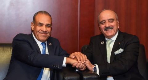 وزير الخارجية يلتقي نظيره التونسي 