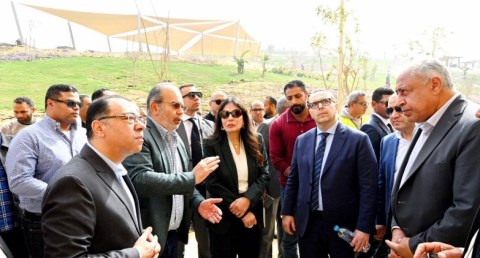 وزيرة الإسكان تقوم بجولة موسعة بمشروع "حدائق تلال الفسطاط"