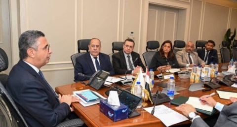  الدكتور شريف فاروق