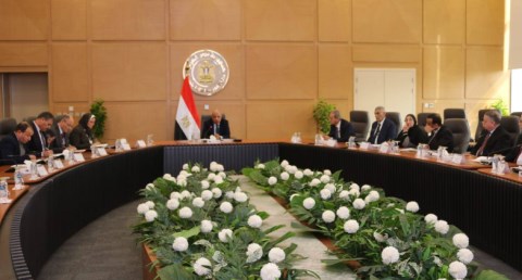  وزير الكهرباء والطاقة المتجددة يجتمع برؤساء شركات إنتاج الكهرباء