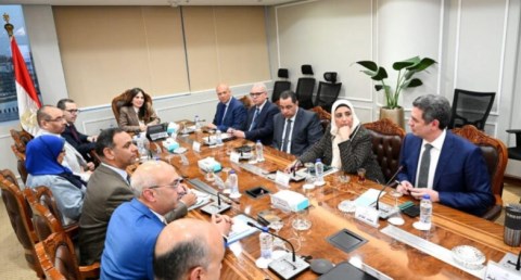  وزيرة الإسكان والمرافق والمجتمعات العمرانية