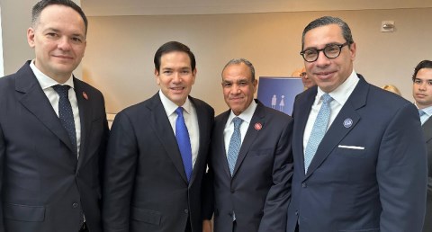 وزير الخارجية يجري مجموعة من اللقاءات الجانبية مع الوزراء والمسئولين في واشنطن