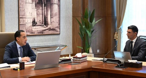 رئيس الوزراء يلتقي وزير الصناعة لاستعراض رؤية عمل الوزارة في المرحلة المقبلة