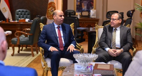 وزير العمل يؤكد على ترسّيخ مبادئ الحوار مع ممثلي النقابات العمالية