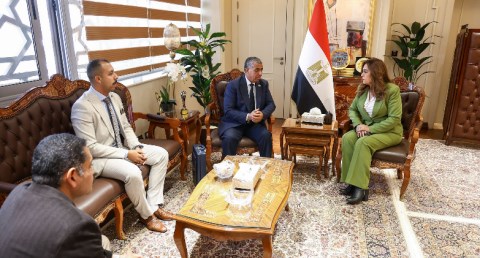 وزيرة التنمية المحلية تبحث مع وفد الهيئة العربية للتصنيع مشروعات البنية التحتية 