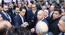 الوزير يتفقد جناح شيري خلال معرض مصر الدولي للسيارات "أوتومورو 2026"