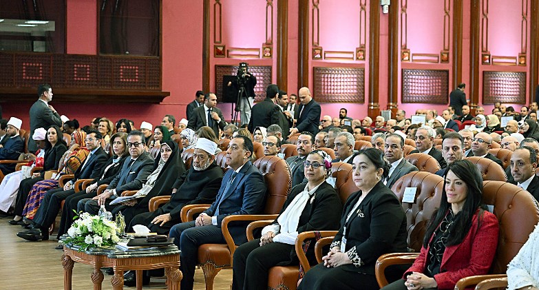 رئيس الوزراء يشهد انطلاق فعاليات مؤتمر "استثمار الخطاب الديني والإعلامي وأثره على حماية وتعزيز حقوق المرأة في دول منظمة التعاون الإسلامي"