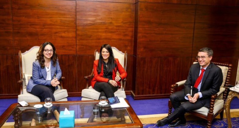 المشاط مع وفد البنك الدولي