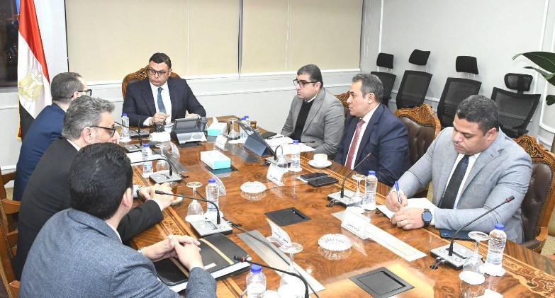  وزير الإسكان يتابع ملفات عمل الهيئة العامة للتنمية السياحية 
