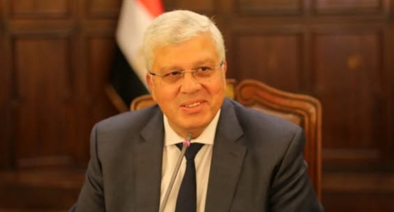 الدكتور أيمن عاشور