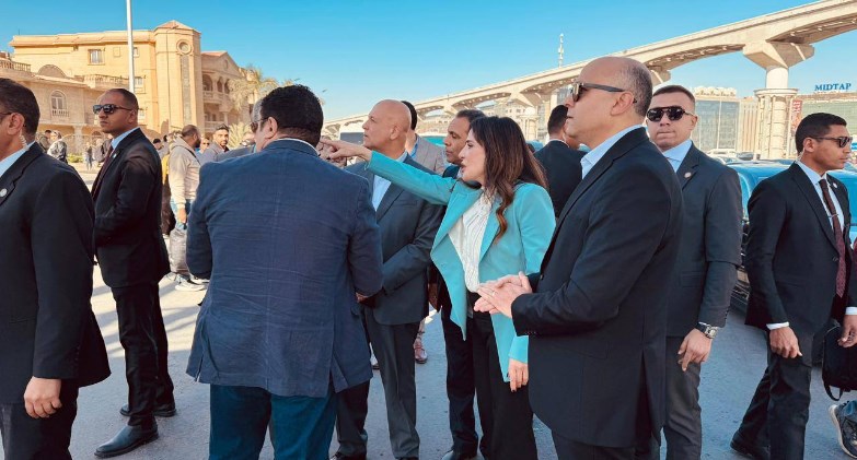 وزيرة الإسكان تقوم بجولة مفاجئة بمدينة القاهرة الجديدة