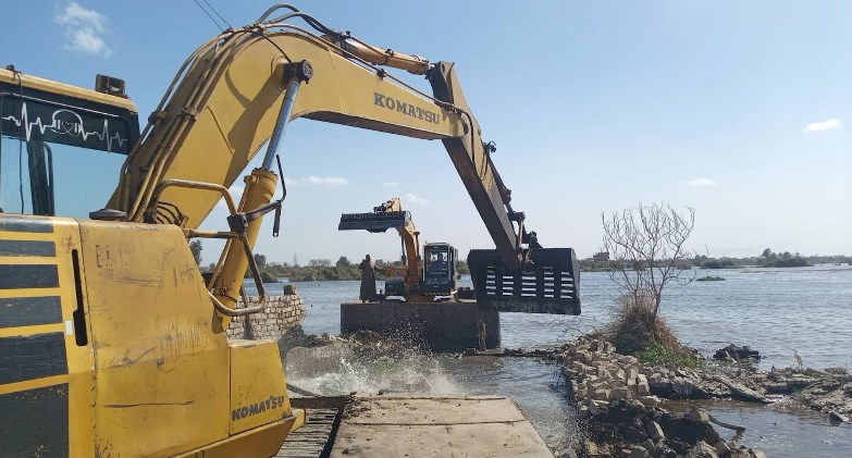  سويلم يتابع أعمال إزالة التعديات على مجرى نهر النيل بمحافظة الجيزة