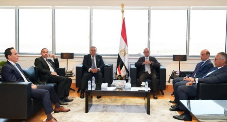 وزير الاستثمار والتجارة الخارجية