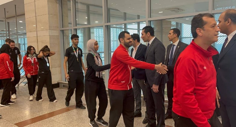 وزير الشباب يستقبل منتخب مصر للسلاح بعد تصدره بطولة أفريقيا بـ42 ميدالية في السنغال