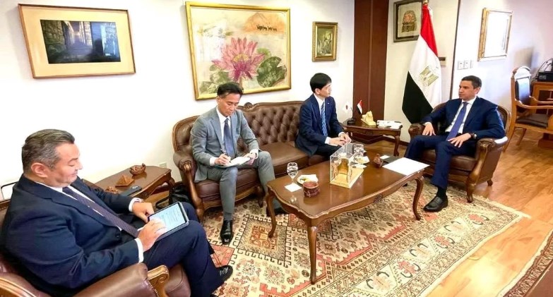 سفير مصر باليابان يبحث توسيع التعاون في النقل البحري والخدمات اللوجستية