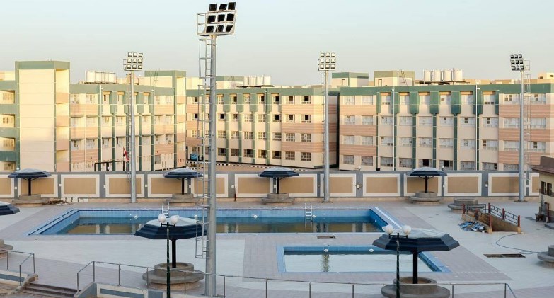 وزيرة الإسكان تتابع موقف المشروعات الخدمية والسكنية بمدينة العبور الجديدة