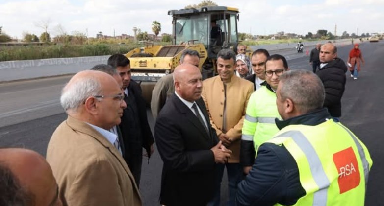 وزير النقل يتفقد مواقع العمل بمشروع إنشاء طريق حر شرق الرياح التوفيقي