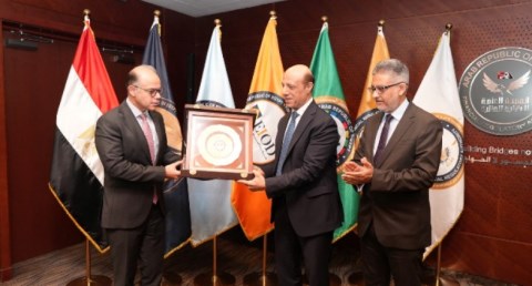 الرقابة المالية تُكرّم الدكتور محمد فريد تقديرًا لفترة رئاسته للهيئة