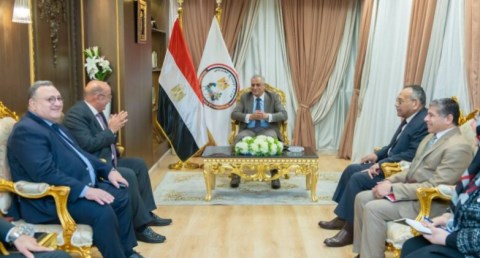 وزير الدولة للإنتاج الحربي يبحث أوجه التعاون المشترك مع البنك العقاري المصري العربي 